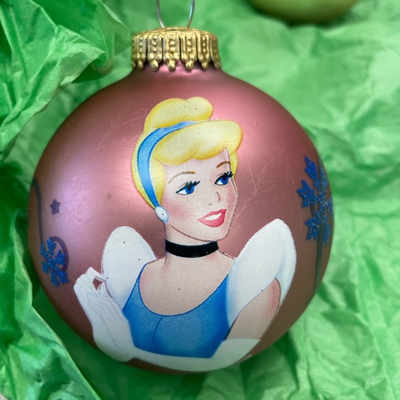 Christmas ornaments 4 Disney Collectable princes ornaments - Picture 4 of 9